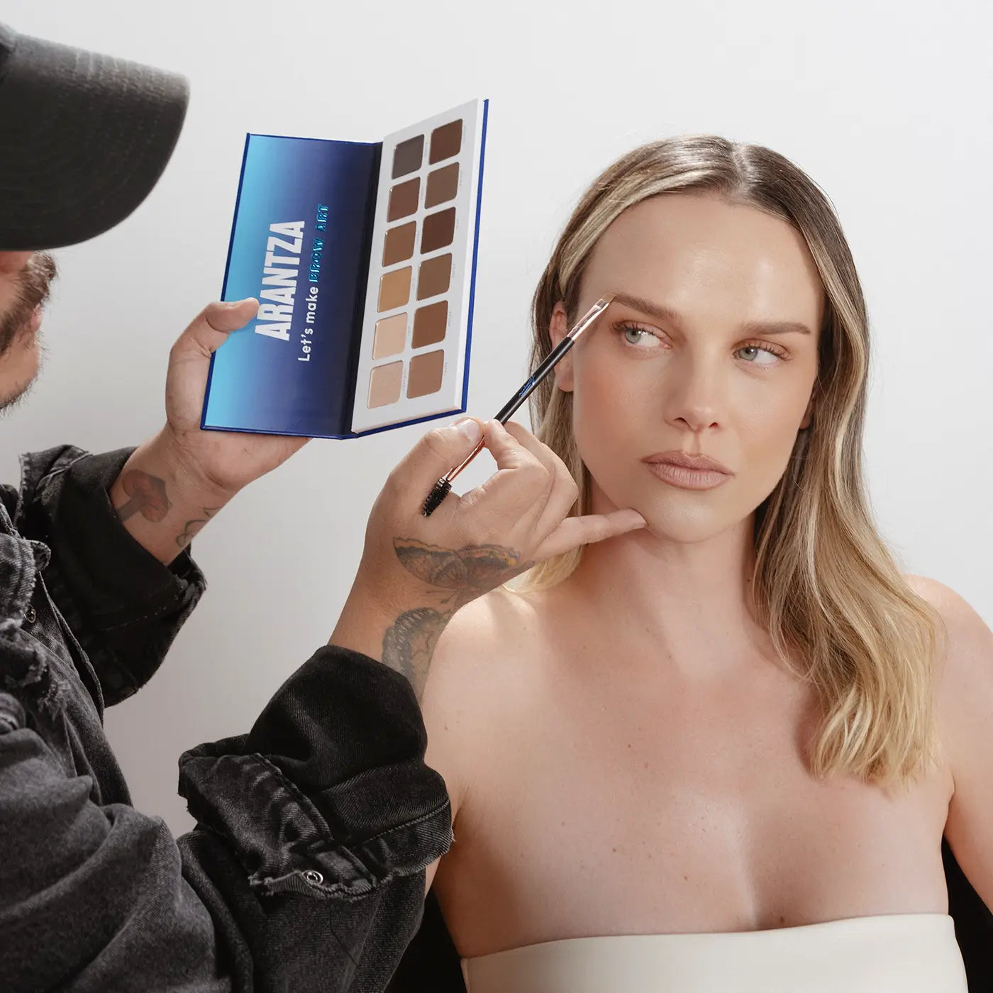 “Brow Artist” - Paleta de Sombra de Ceja - ARANTZA