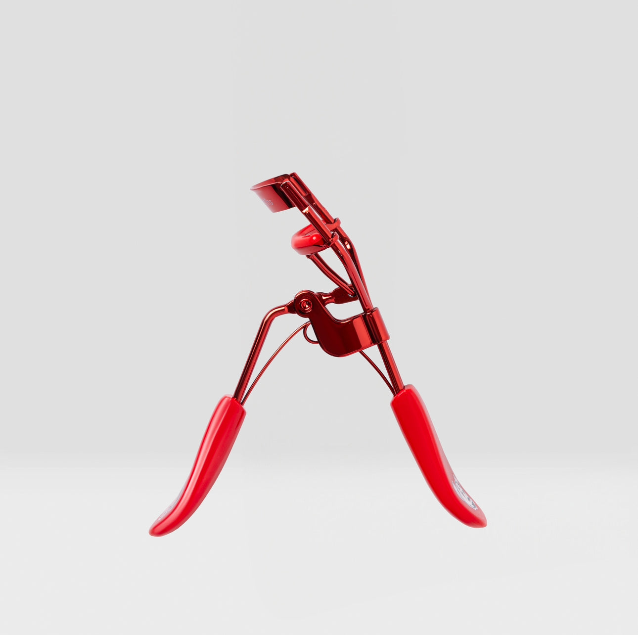 “A Wink & A Giggle” - Lash Curler - Betty Boop X Beauty Creations