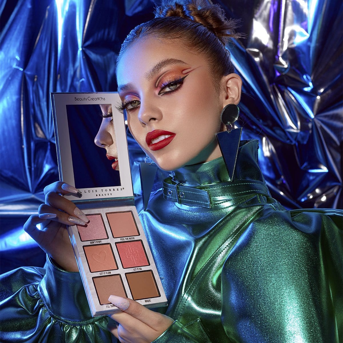 “It’s A Vibe” (Paleta de Rostro Rubor y Contorno) - Luis Torres X Beauty Creations