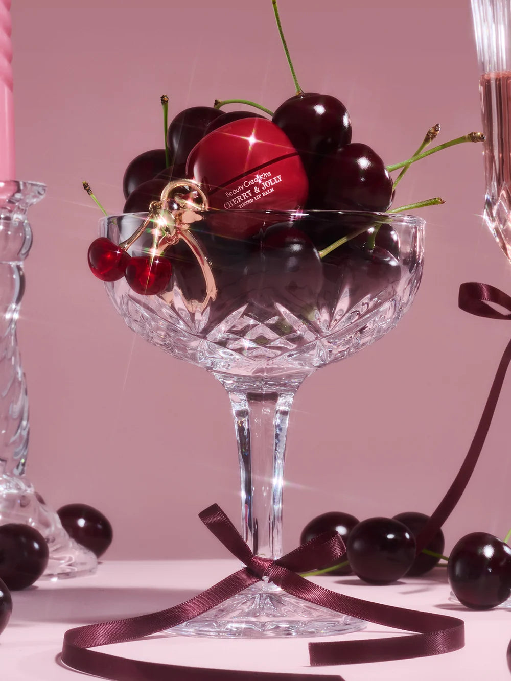XMAS - Cherry & Jolly - Bálsamo Labial con Color en Llavero  - Beauty Creations