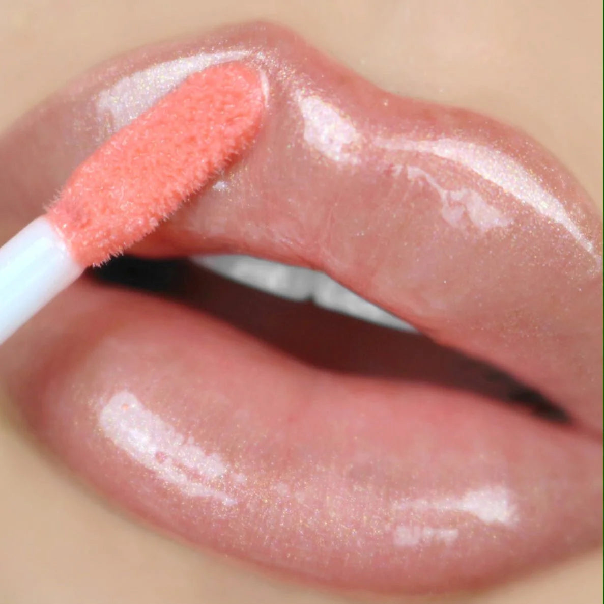 ULTRA DAZZLE LIPGLOSS - BEAUTY CREATIONS