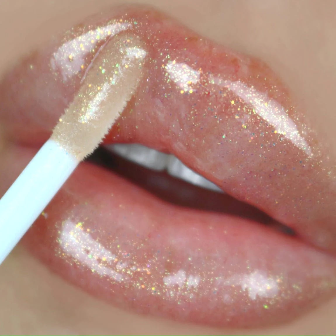 ULTRA DAZZLE LIPGLOSS - BEAUTY CREATIONS