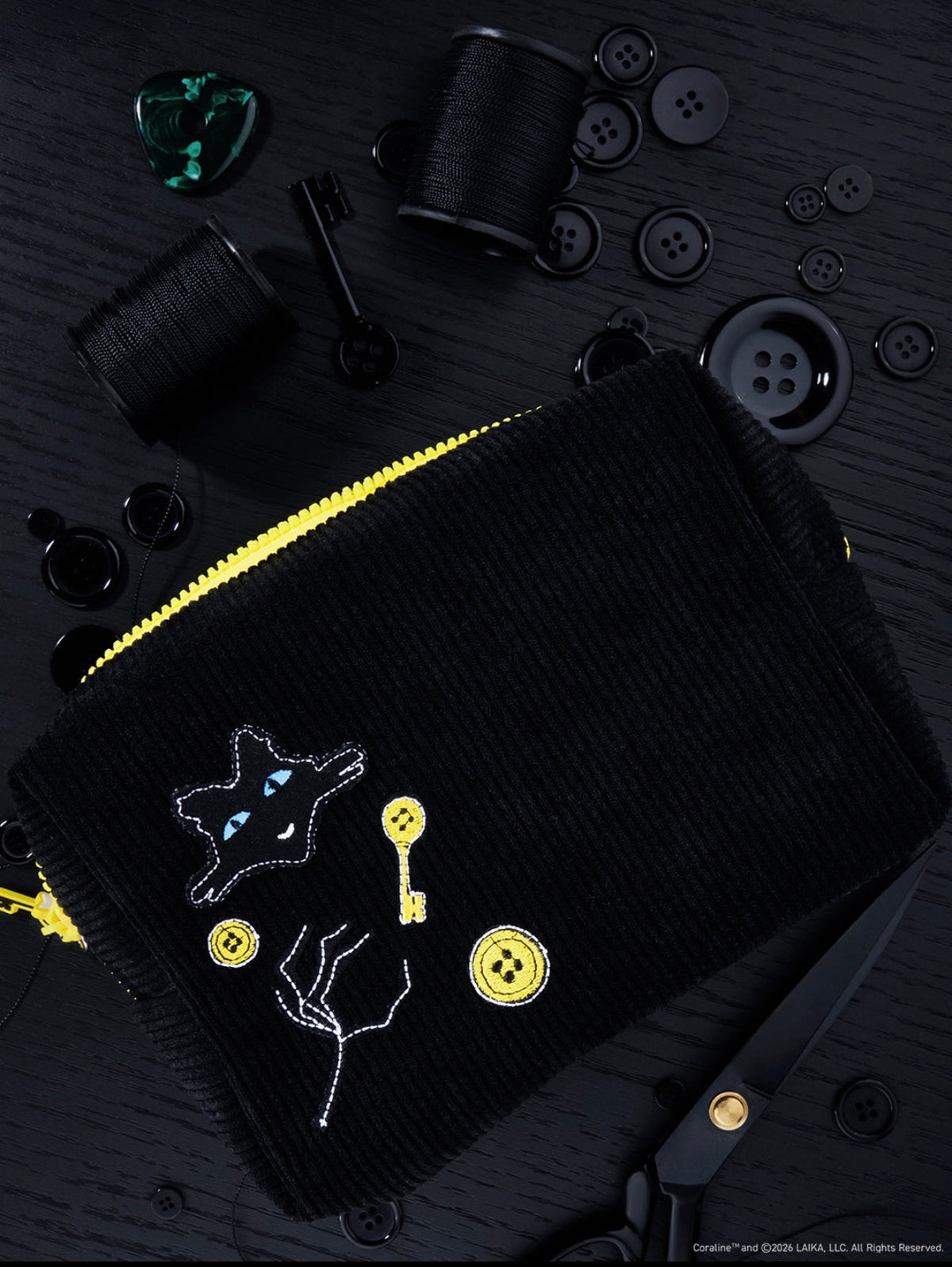 Threadful - Cosmetiquera - Coraline X Beauty Creations